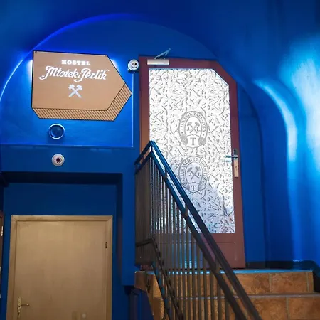 Mlotek I Perlik Hostal *