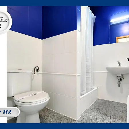 Młotek I Perlik Hostel