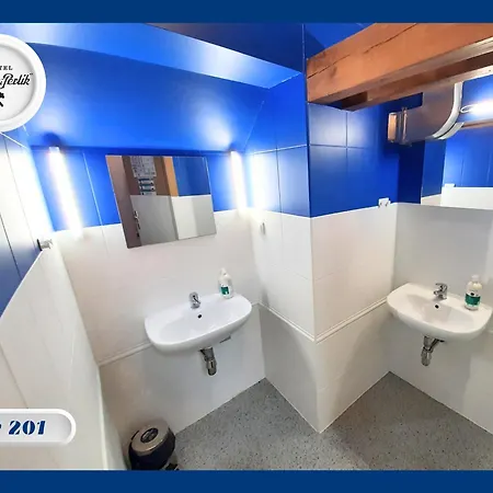 Młotek I Perlik Hostel