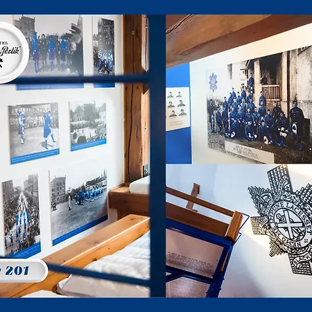 Młotek I Perlik Hostel *