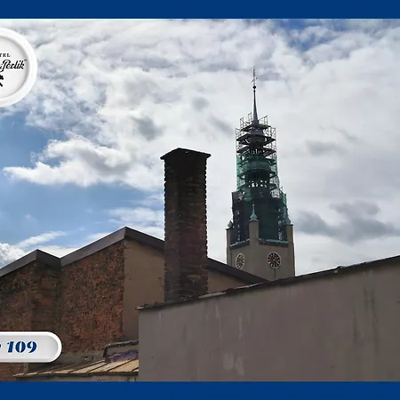 Mlotek I Perlik Hostal