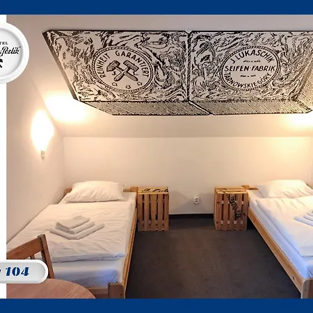 Mlotek I Perlik Hostal Tarnowskie Góry