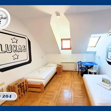 Hostel Mlotek I Perlik *