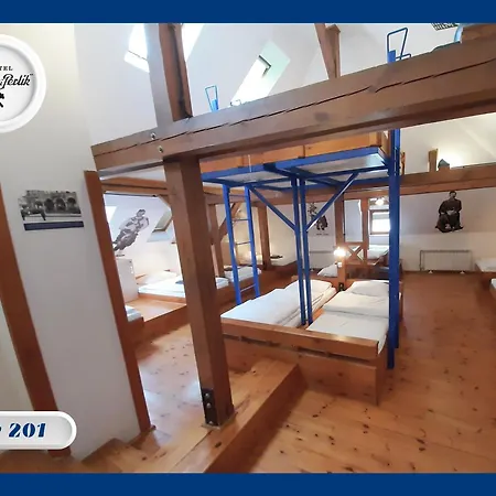 Mlotek I Perlik *