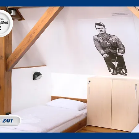 Hostal Mlotek I Perlik