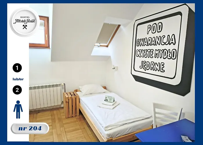 Mlotek I Perlik Hostel *